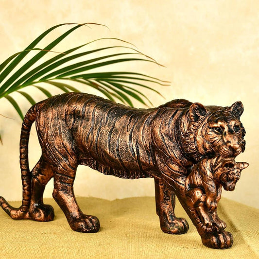 Tiger Decor showpiece