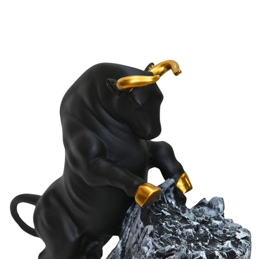 Bull Showpiece Statue