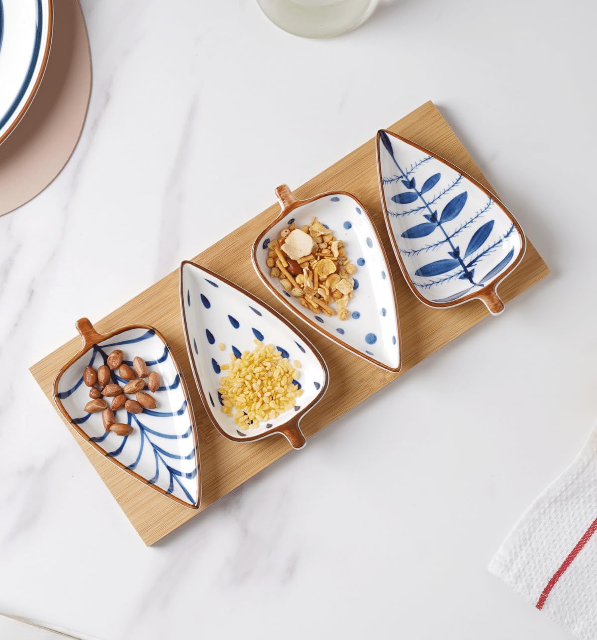 Ceramic Serving Platter | 4 Small Leaf-Shaped Plates with 1 Wooden Tray