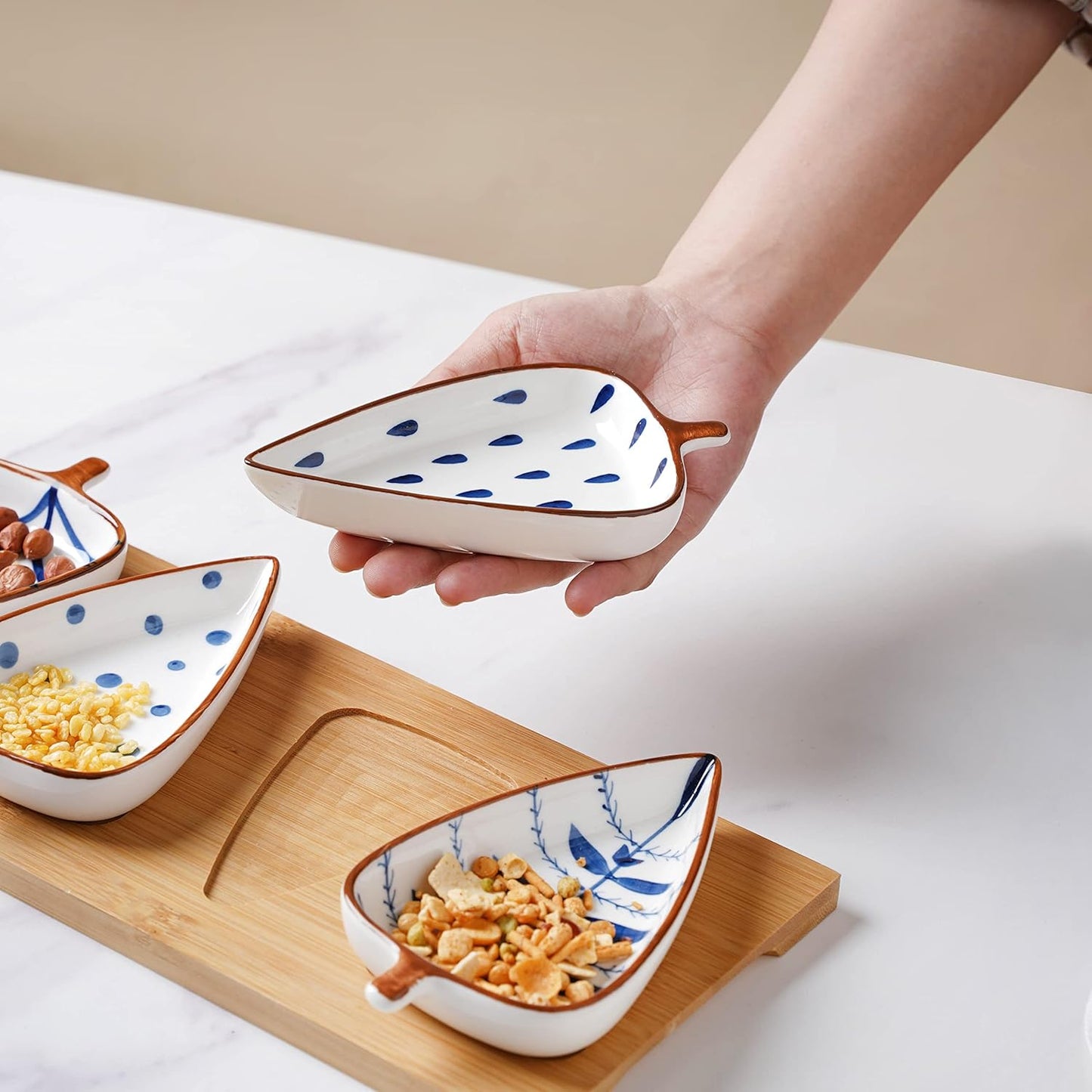 Ceramic Serving Platter | 4 Small Leaf-Shaped Plates with 1 Wooden Tray