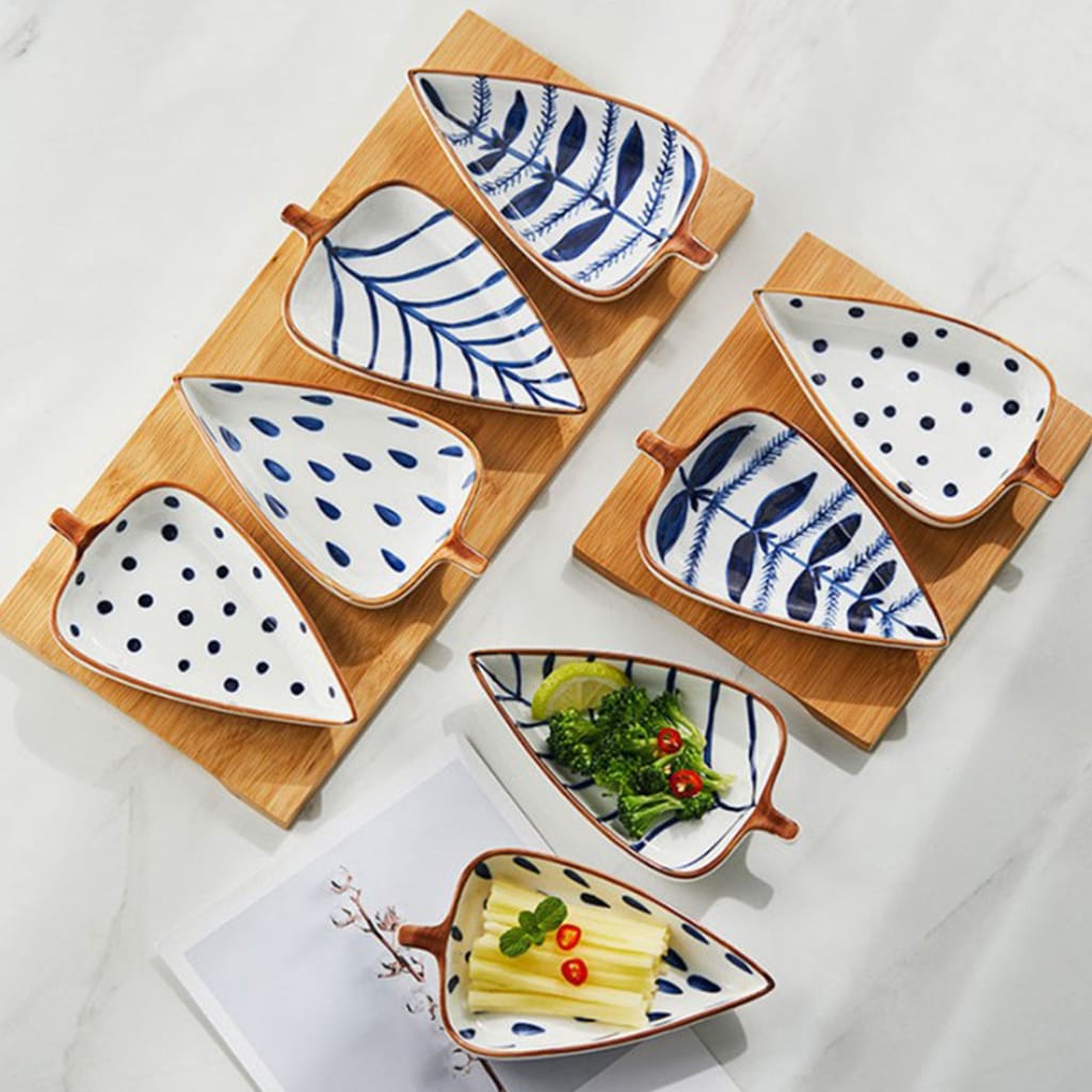 Ceramic Serving Platter | 4 Small Leaf-Shaped Plates with 1 Wooden Tray